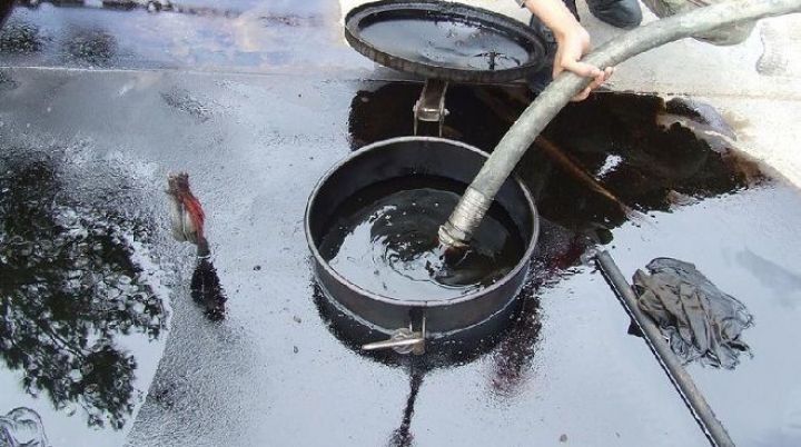 "Qlobal neft təklifi tələbatdan geridə qalacaq"