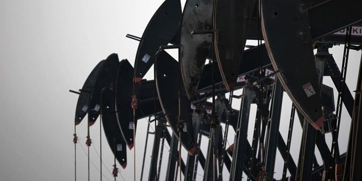 Anqola neftin qiymətinin bu il 60 dollar/barelə çatacağını düşünür