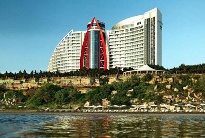 Azərbaycanı tərk edən "Jumeirah Management Services" kreditorlarına müraciət edib