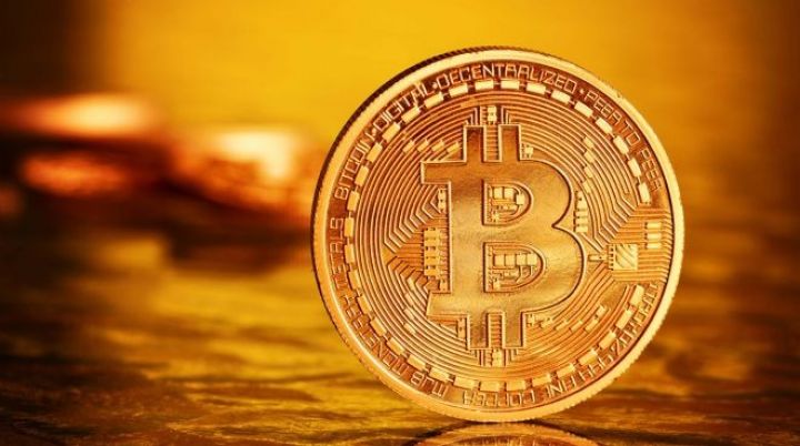 Bitcoin-in qiyməti 8 min dolları da keçib