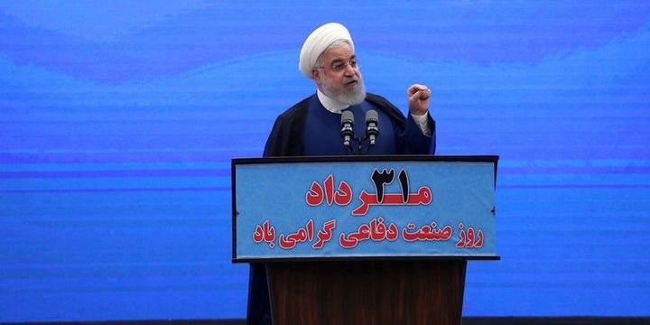 Ruhani: Tramp ilə foto çəktirmək ilə maraqlanmıram