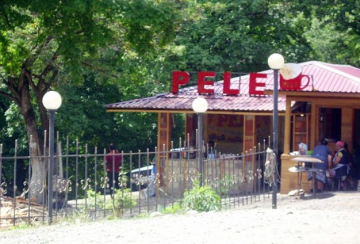 Hər qarışı ictimai iaşə obyekti ilə zəbt olunmuş məkan