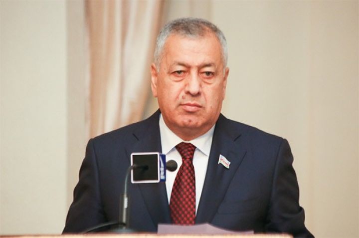 Deputat: "Yeni rüsumlar bazarda qiymətlərə təsir edir"