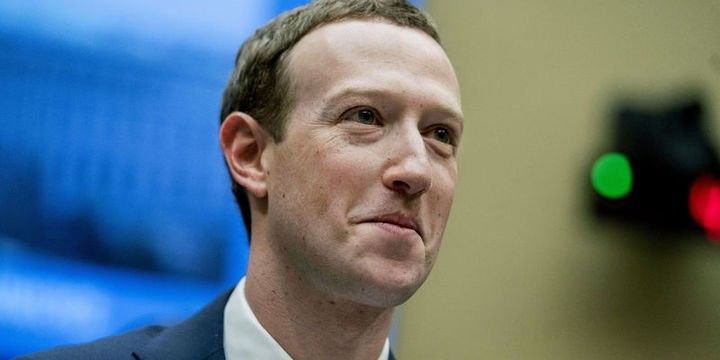 Tramp Facebook-un rəhbəri Zuckerberg ilə görüşüb