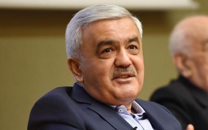 Rövnəq Abdullayev Mübariz Mənsimovun həbsindən danışdı