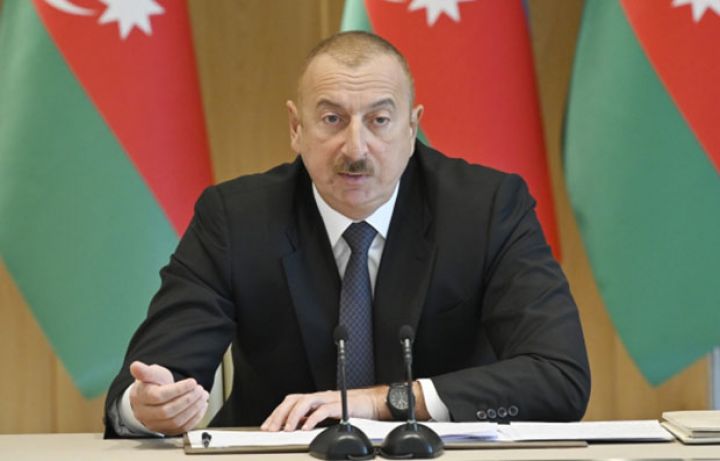 İlham Əliyev Zakir Qaralovla telefonla danışdı