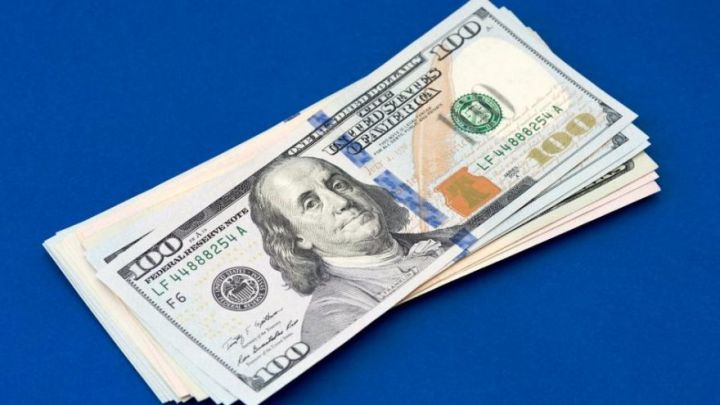 Dolların Mayın 10-a olan rəsmi məzənnəsi açıqlandı