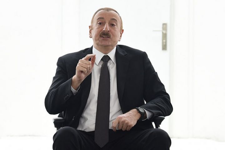 Prezident həbs olunan icra başçılarından danışdı - "Bu, cinayət deyil, xəyanətdir"