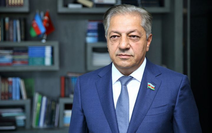 Cavanşir Feyziyev Londondakı hesablarına həbs qoyulması barədə məlumata münasibət bildirdi