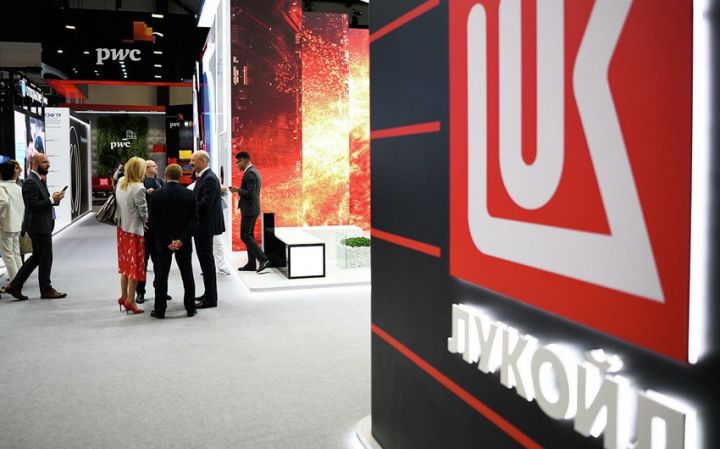 Lukoil, Rusiyanın ən böyük özəl şirkətlərinin reytinqinə başçılıq edir