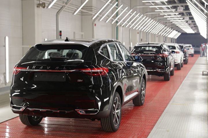 İlin əvvəlindən Rusiyada Çinin avtomobil brendlərinin 300-ə yaxın yeni avtosalonu açılıb