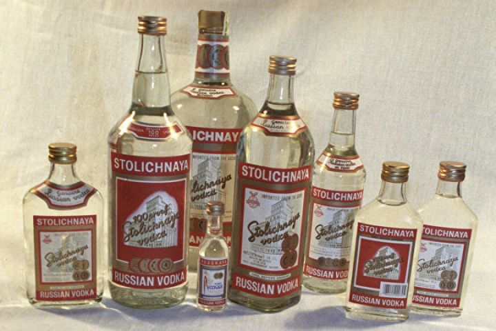 Rusiyada güclü spirtli içkilərin kiçik qablarda satışının qadağan edilməsi təklif edilir