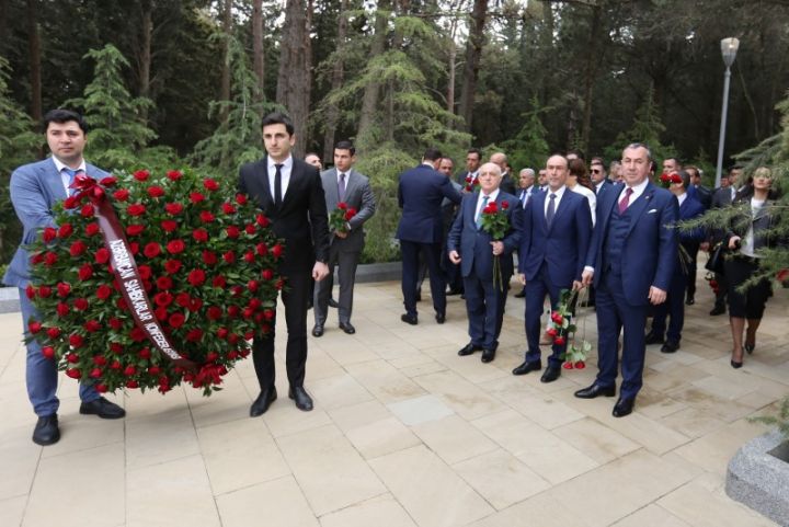 “Cahan Holding”-in qurucusu Ulu öndərin 100 illiyinə həsr edilmiş tədbirdə iştirak edib