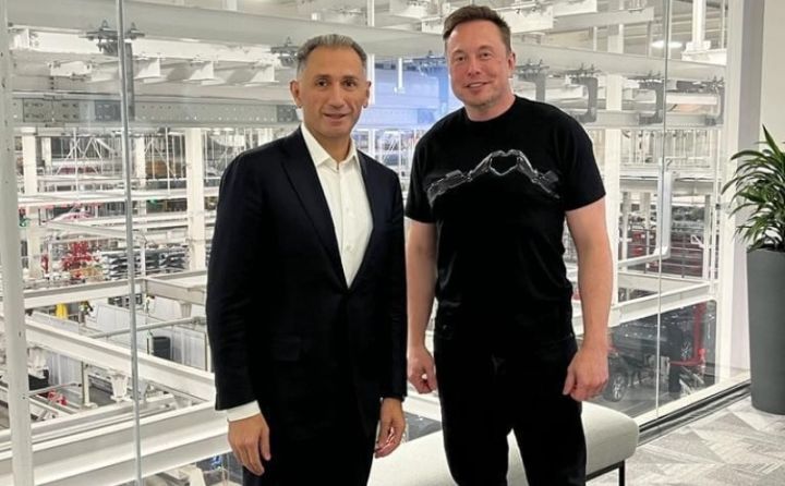 Azərbaycanın naziri Dünyanın ən varlı adamı ilə görüşüb