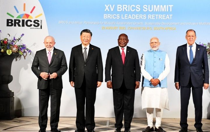 6 dövlət rəsmi olaraq BRİCS-ə dəvət olunub