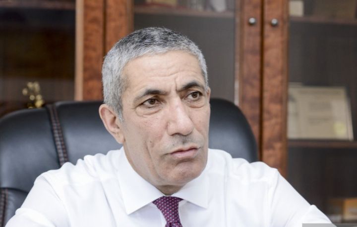 "Böyük rütbəli adam necə gedib balıq təmizləsin?!"