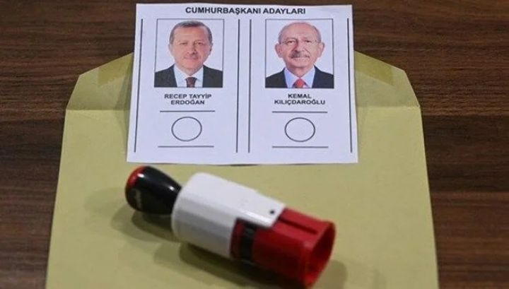 Türkiyə vətəndaşları Ərdoğan və Kılıçdaroğlu arasında seçim edir