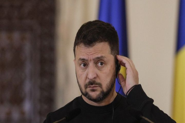 Zelenski prezident seçkilərinə hazırlığa başlamağı tapşırıb