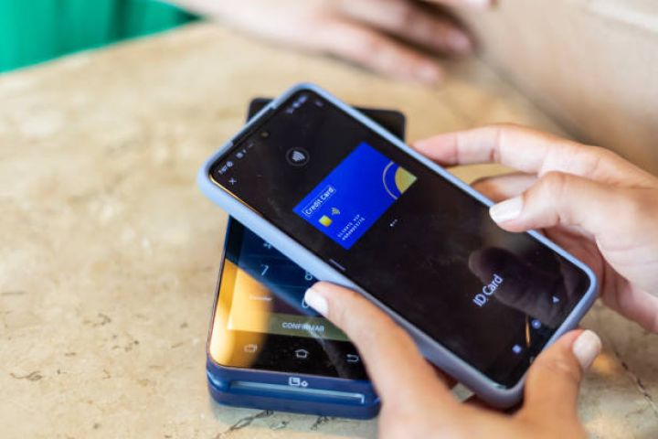 "Azərbaycan əhalisinin 50%-i hələ də bank xidmətlərindən aktiv şəkildə istifadə etmir"