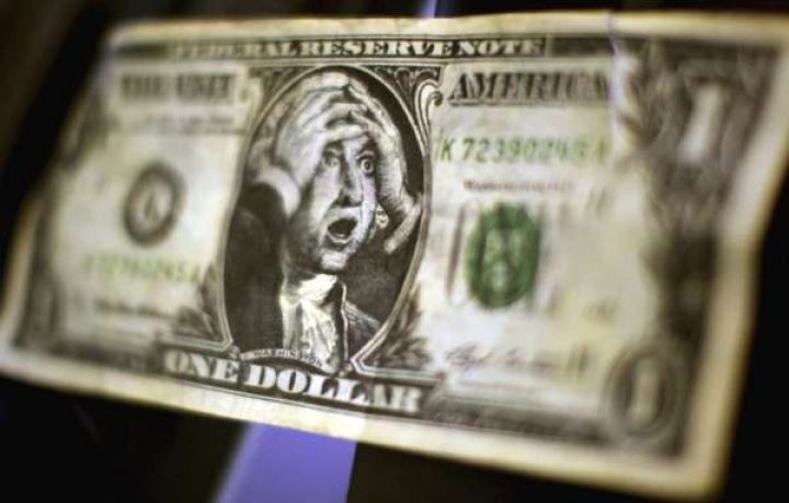 Banklarda Dollar hərrac ilə düşür - 1.7050 manat 