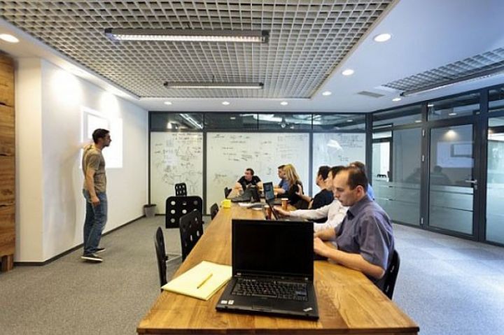 Orta hesabla illik 100 min dollar maaş alacaqlar