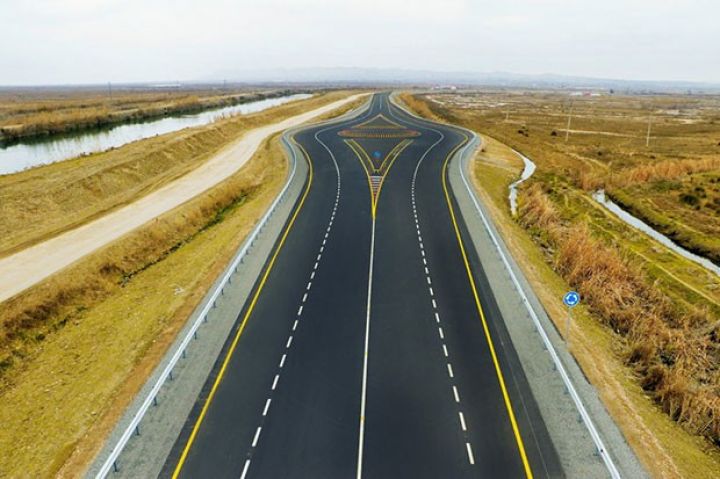 Yenidən qurulan 26 kilometrlik yol açıldı