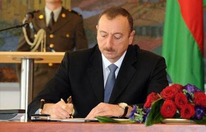 Prezident müştərək sığorta ilə bağlı qanunu imzaladı