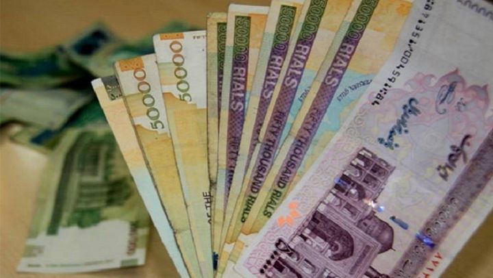 İran rialdan 4 sıfırı silir