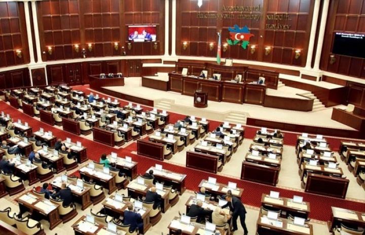 Palatanın "kredit faizlərinə hədd" təklifi rədd edildi 