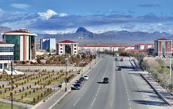 Naxçıvanda daşınmaz dövlət əmlakının icarəsindən dövlət büdcəsinə daxilolmalar 12 dəfəyədək artıb