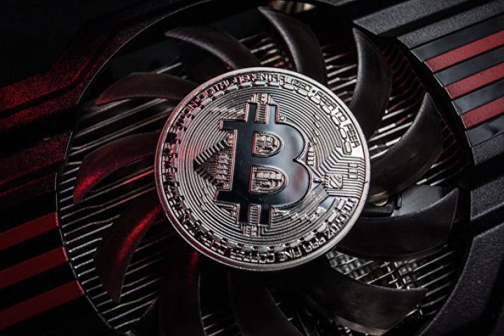 Bitcoin-in qiyməti 16 min dollardan aşağı düşüb