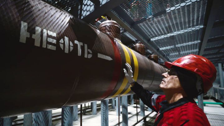 Hindistan Rusiya neftinin idxalını sentyabrda 18%-dən çox artırıb