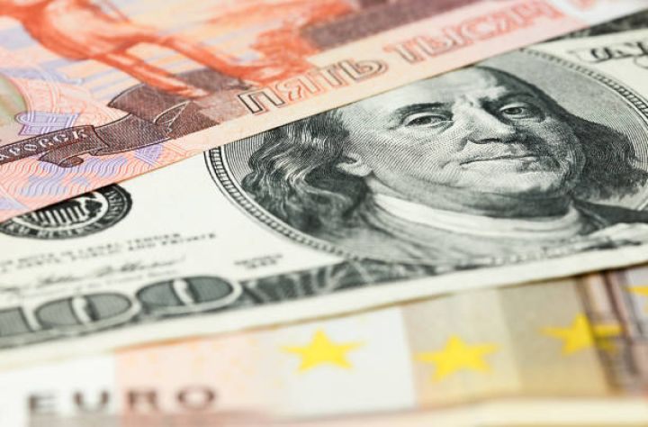 Rusiyada Dollar və Avro yenidən ucuzlaşır