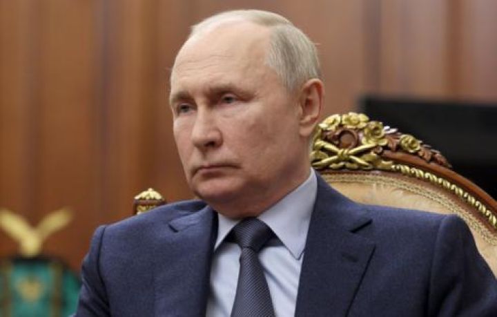 Putin pul siyasətini yumşaltmaqda ehtiyatlı olmağa çağırıb